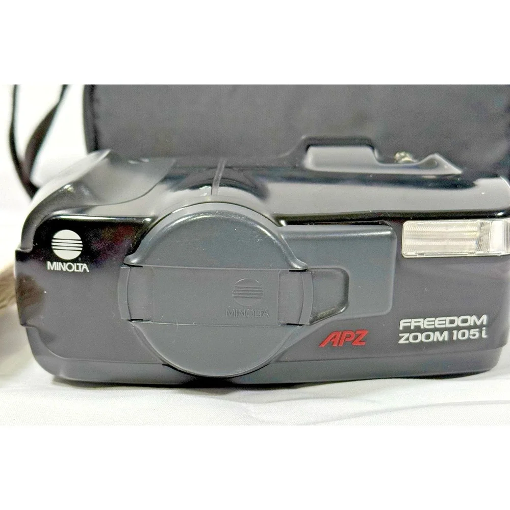Minolta Freedom Zoom 105i 35mm Film Camera Black APZ 35-105mm Lens Manual Case